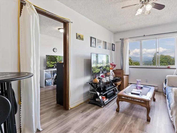 6630-6632 Canada Way, Burnaby, BC, V5E 3P7 - 2
