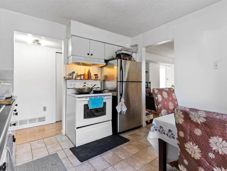 6630-6632 Canada Way, Burnaby, BC, V5E 3P7 - 22