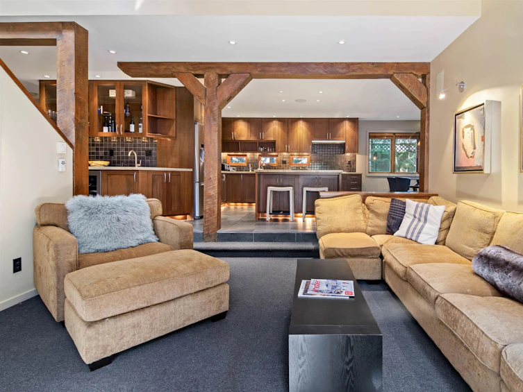6274 Palmer Drive, Whistler, BC, V8E 0C7 - 4