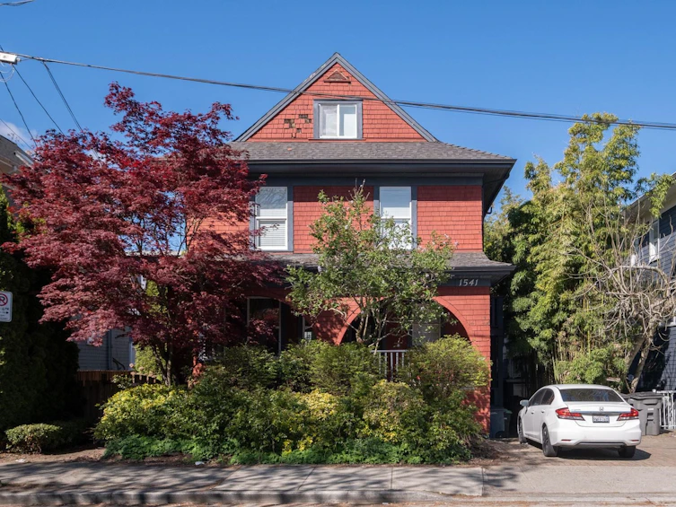 1541 Maple Street, Vancouver, BC, V6J 3S2