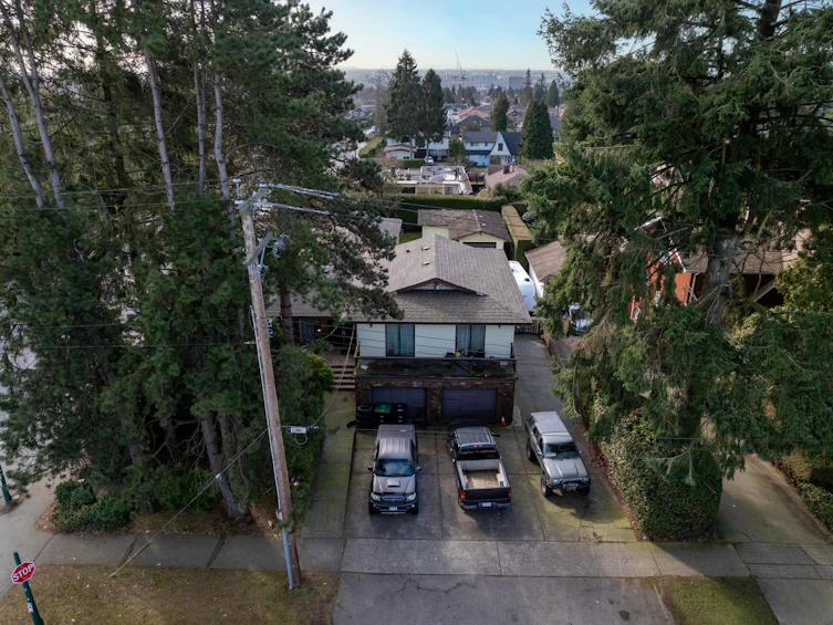 1010 W 54th Avenue, Vancouver, BC, V6P 1N1 - 2