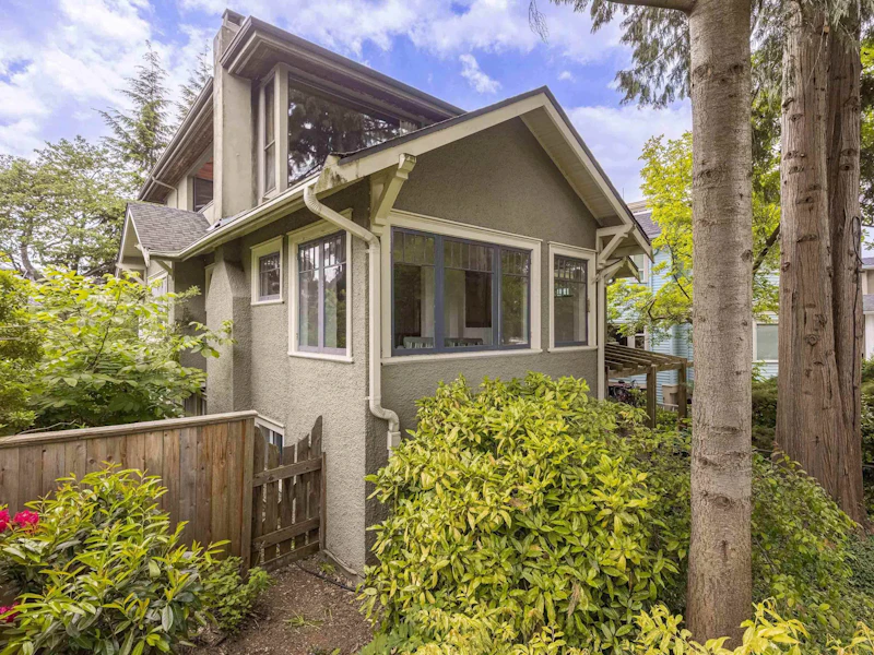 4340 W 8th Avenue, Vancouver BC V6R 2A1