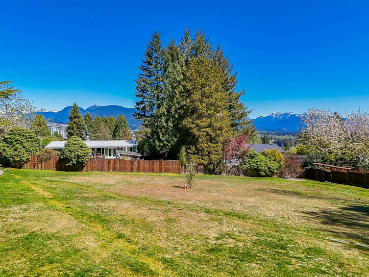3055 Lazy A Street, Coquitlam, BC, V3C 3N6 - 36