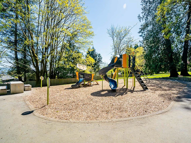 3055 Lazy A Street, Coquitlam, BC, V3C 3N6 - 37