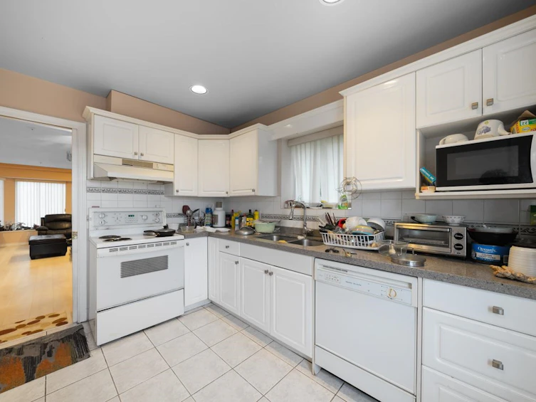 3596 Turner Street, Vancouver, BC, V5K 2H9 - 8