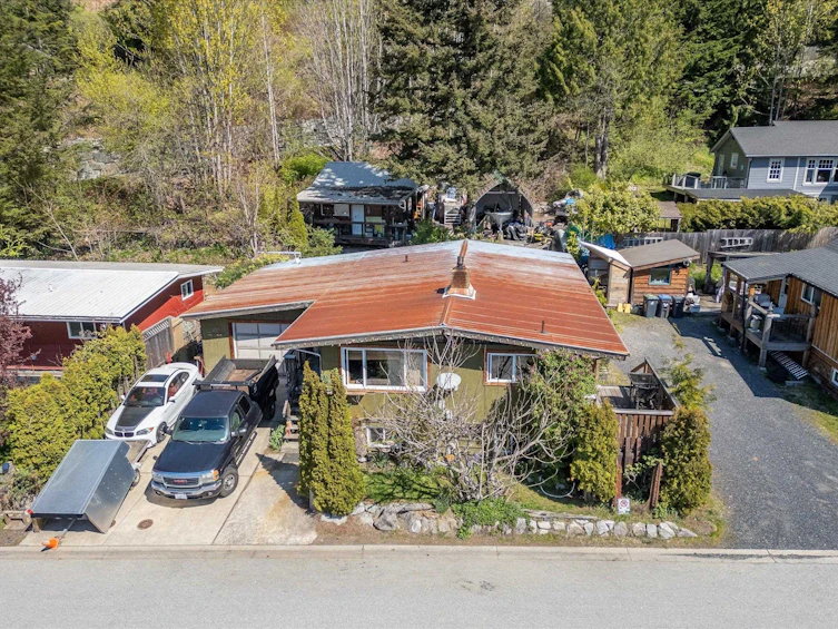 623 Lower Crescent, Squamish, BC, V8B 1J1