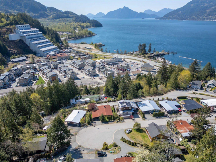 623 Lower Crescent, Squamish, BC, V8B 1J1 - 34