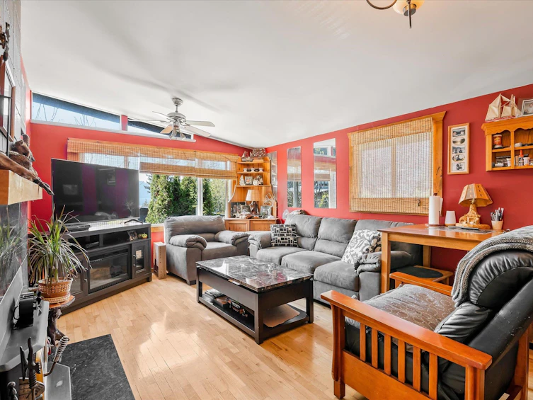 623 Lower Crescent, Squamish, BC, V8B 1J1 - 5