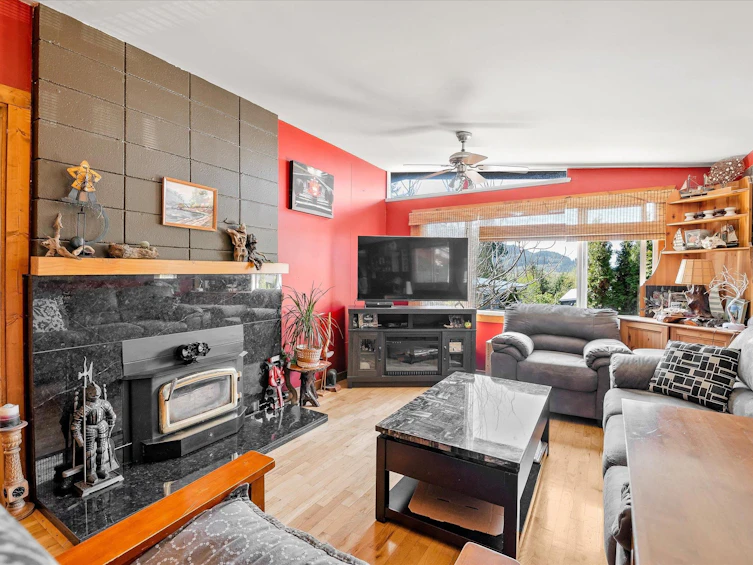 623 Lower Crescent, Squamish, BC, V8B 1J1 - 6