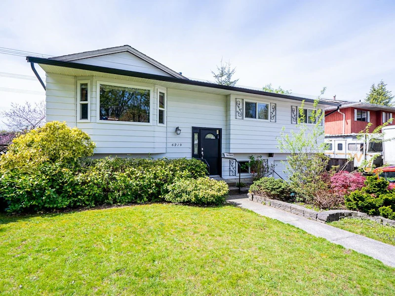 6219 Sundance Drive, Surrey BC V3S 8A9