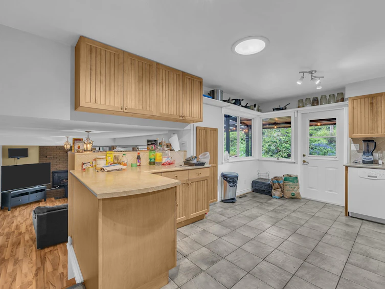 16885 20 Avenue, Surrey, BC, V3Z 9N4 - 11