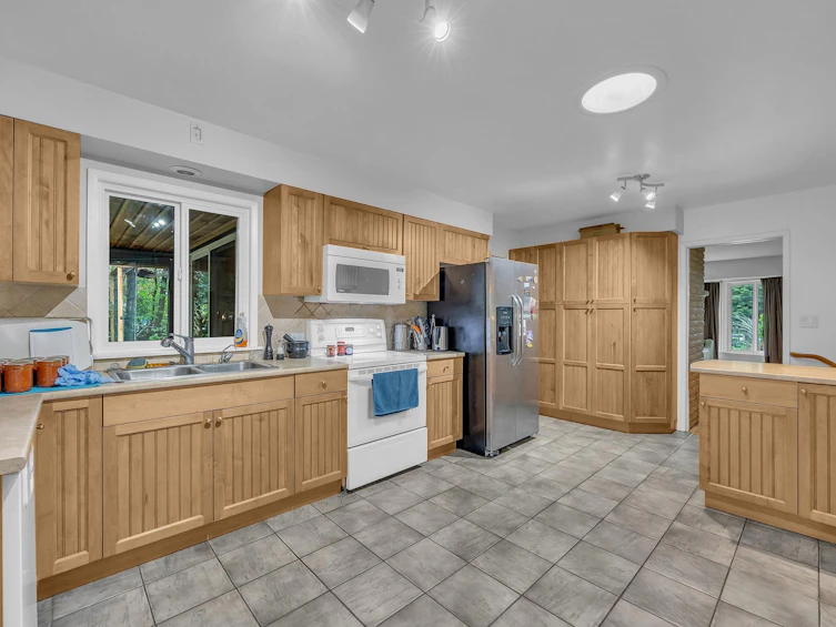 16885 20 Avenue, Surrey, BC, V3Z 9N4 - 12