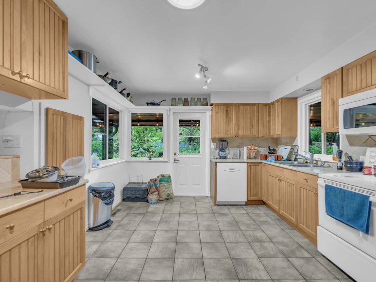 16885 20 Avenue, Surrey, BC, V3Z 9N4 - 15