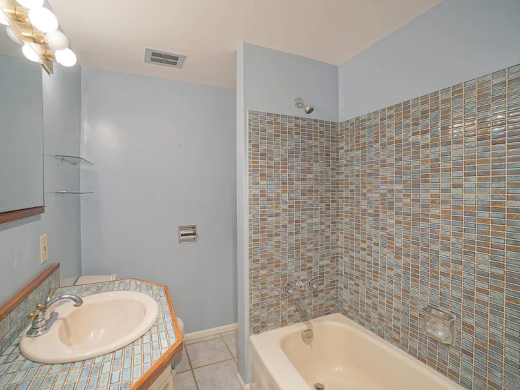 12686 56 Avenue, Surrey, BC, V3X 2Y6 - 9