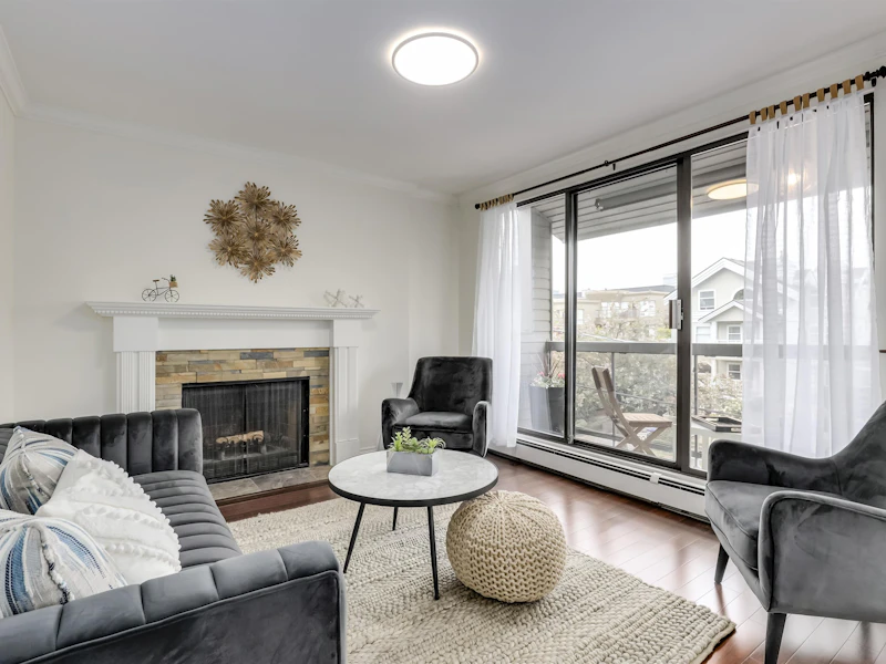 405 - 1875 W 8th Avenue, Vancouver BC V6J 1V9