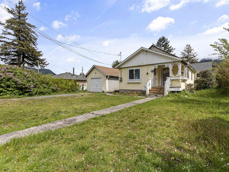 677 5th Avenue, Hope, BC, V0X 1L0