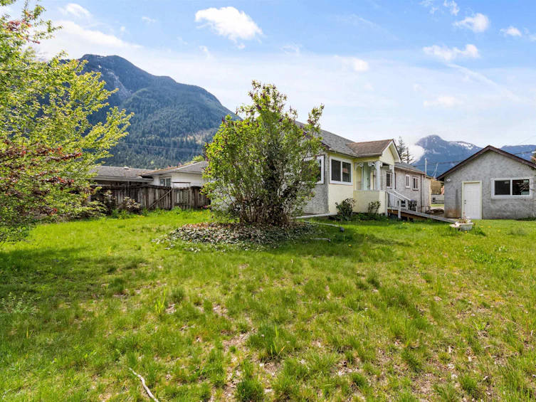 677 5th Avenue, Hope, BC, V0X 1L0 - 7