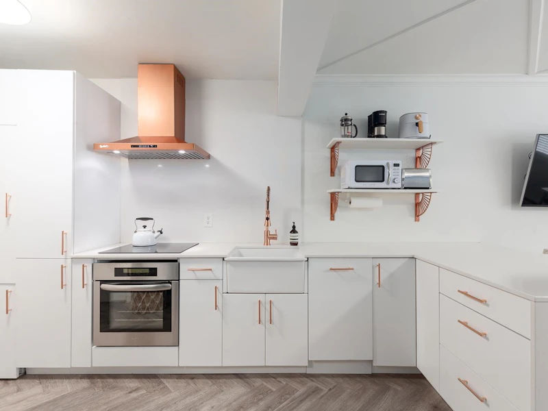 205 - 1940 Barclay Street, Vancouver BC V6G 1L3