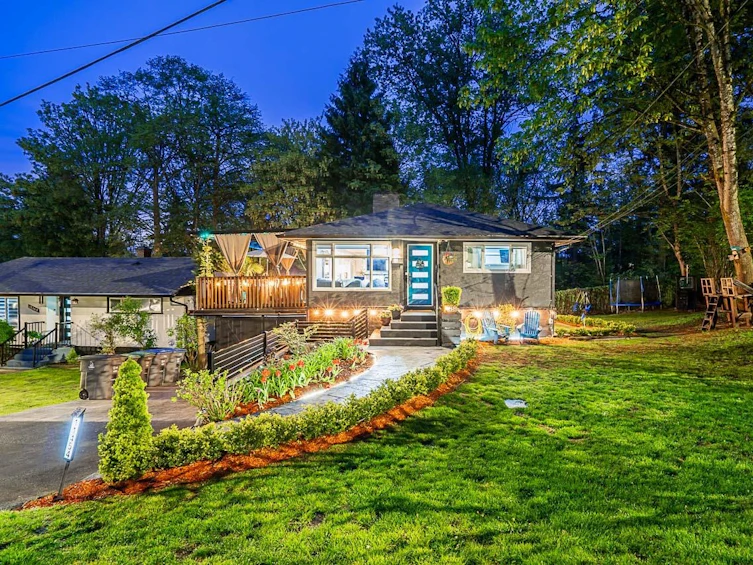 11454 141a Street, Surrey, BC, V3R 3K2