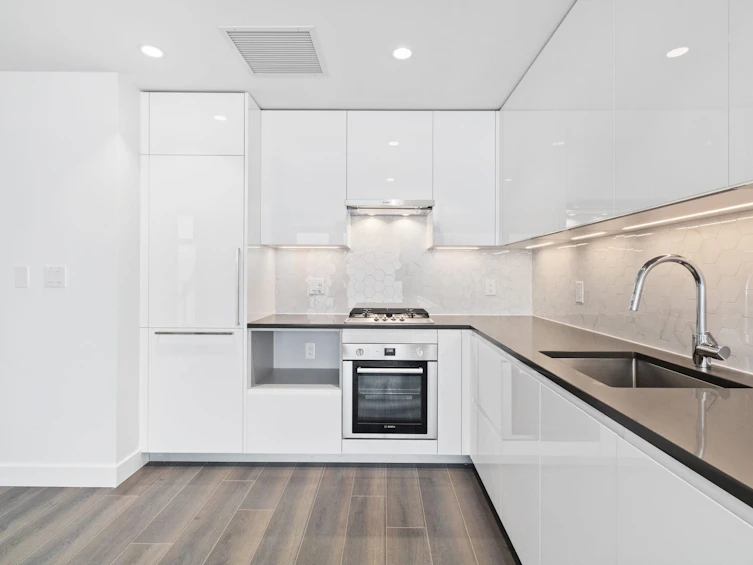 1901-8188 Fraser Street, Vancouver, BC, V5X 0J8 - 6