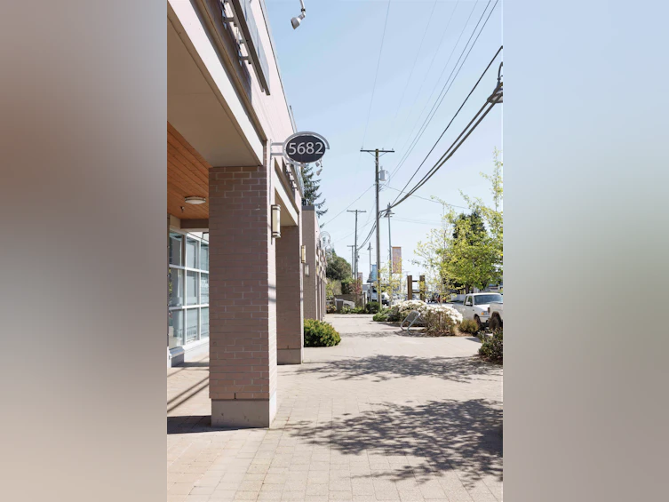 208-5682 Wharf Avenue, Sechelt, BC, V7Z 0J3 - 28