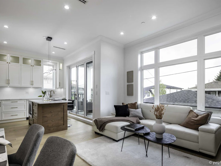 4990 Sherbrooke Street, Vancouver, BC, V5W 3M2 - 5