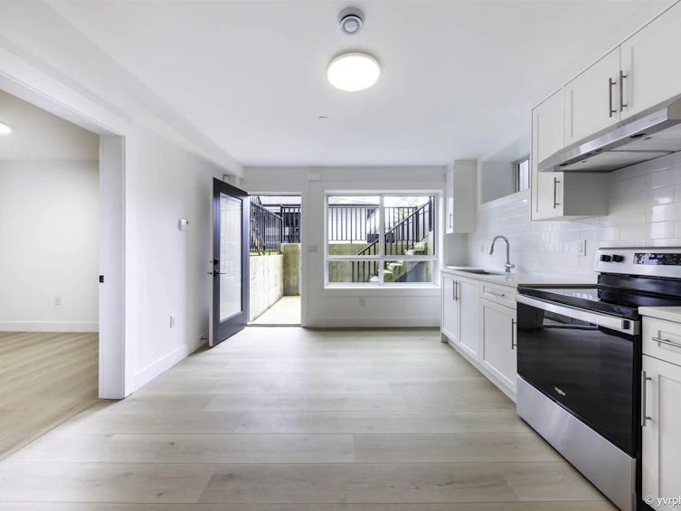 4990 Sherbrooke Street, Vancouver, BC, V5W 3M2 - 16