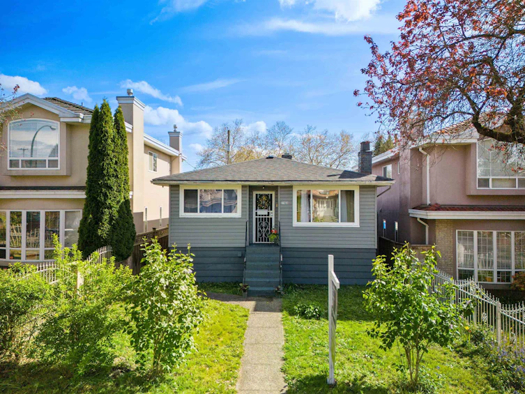 1960 E 52nd Avenue, Vancouver, BC, V5P 1W7