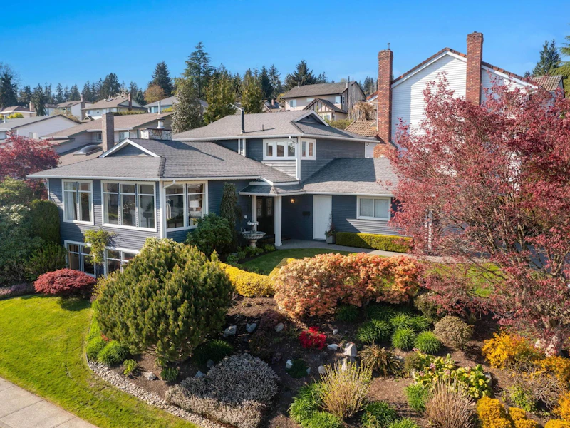 1316 Honeysuckle Lane, Coquitlam BC V3E 2H9