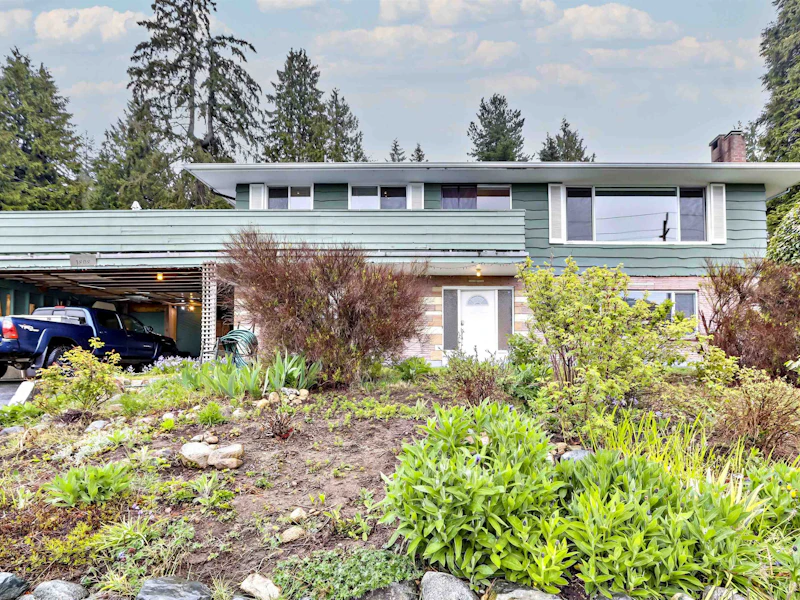 1808 Ridgeway Avenue, North Vancouver BC