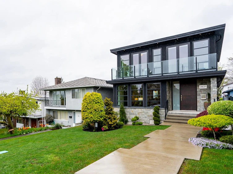 3621 Cambridge Street, Vancouver, BC, V5K 1M5