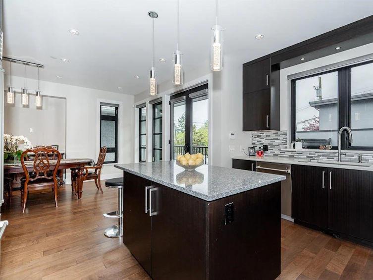 3621 Cambridge Street, Vancouver, BC, V5K 1M5 - 12