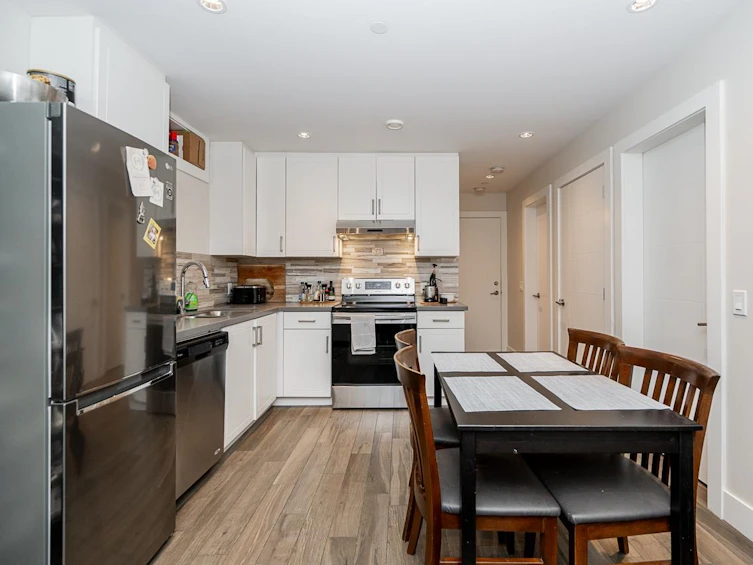 3621 Cambridge Street, Vancouver, BC, V5K 1M5 - 28