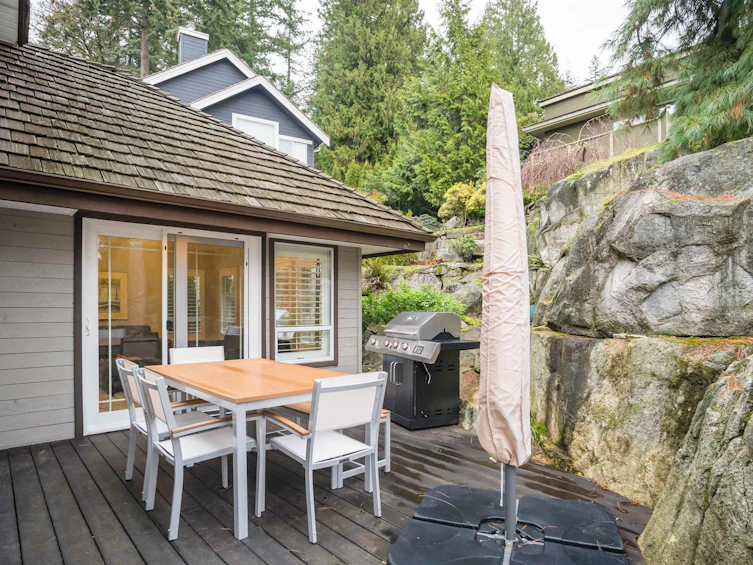 4001 Rose Crescent, West Vancouver, BC, V7V 2N6 - 32