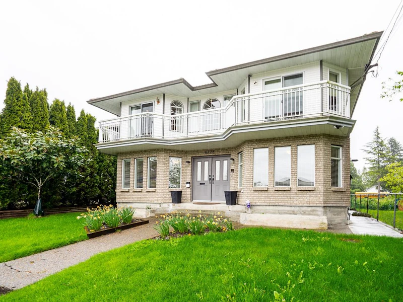 8328 15th Avenue, Burnaby BC V3N 1X9