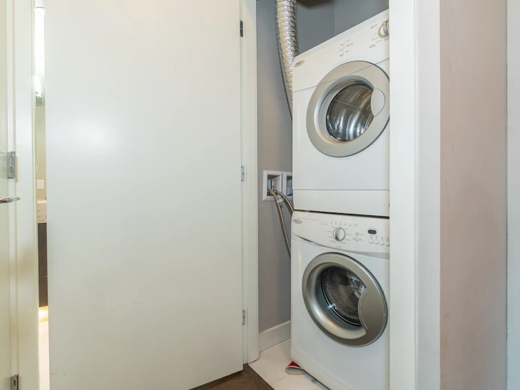 1815-6188 No. 3 Road, Richmond, BC, V6Y 0J3 - 14