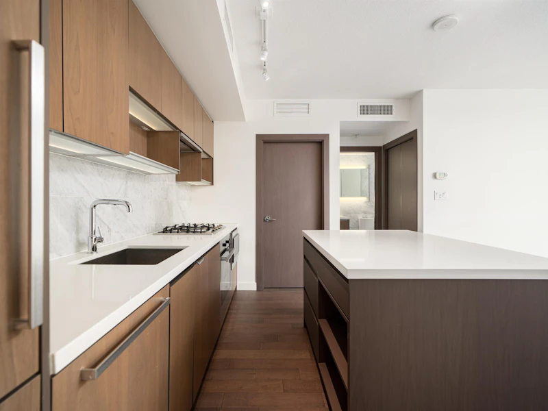 355 - 38 Smithe Street, Vancouver BC V6B 1M7