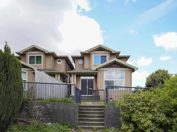 5555 Royal Oak Avenue, Burnaby, BC, V5H 3N2