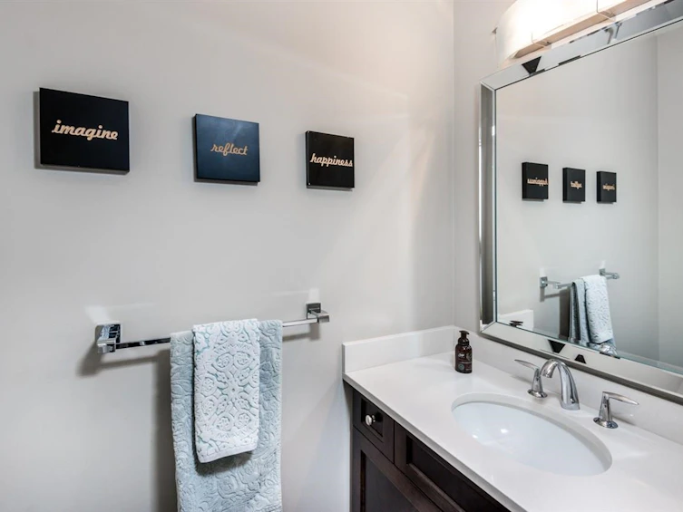 638 Austin Avenue, Coquitlam, BC, V3K 3N1 - 5