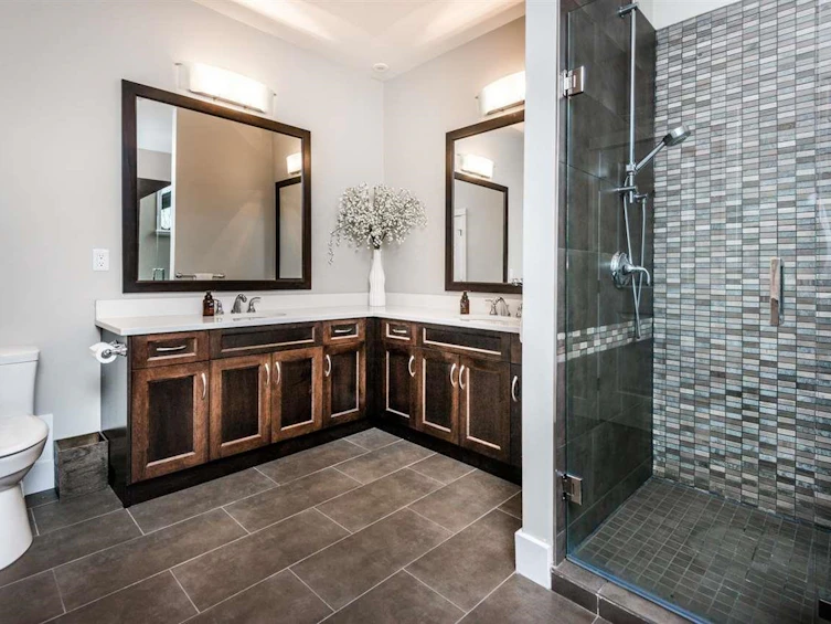 638 Austin Avenue, Coquitlam, BC, V3K 3N1 - 9