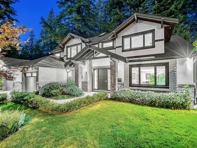 4062 Virginia Crescent, North Vancouver, BC, V7R 3Z1 - 2