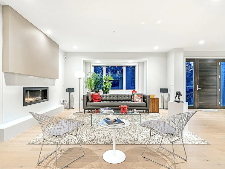 4062 Virginia Crescent, North Vancouver, BC, V7R 3Z1 - 4