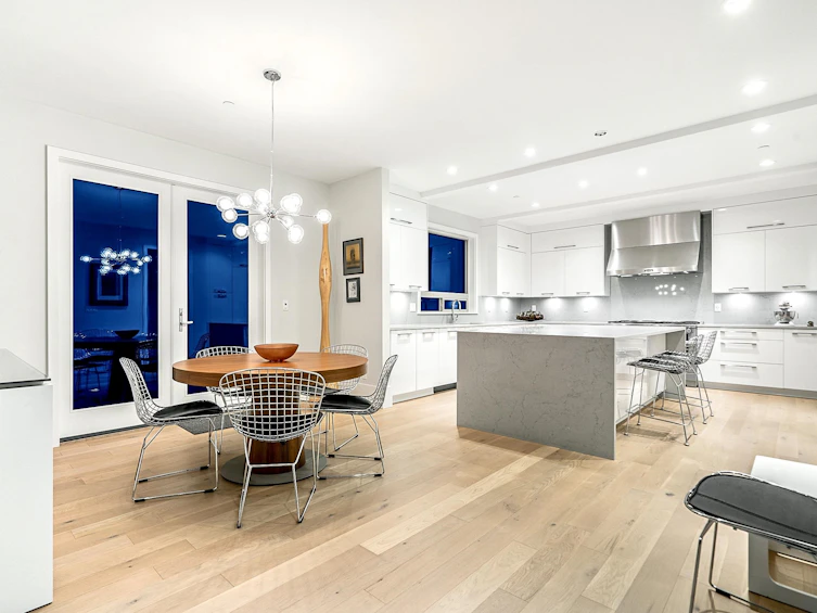 4062 Virginia Crescent, North Vancouver, BC, V7R 3Z1 - 11