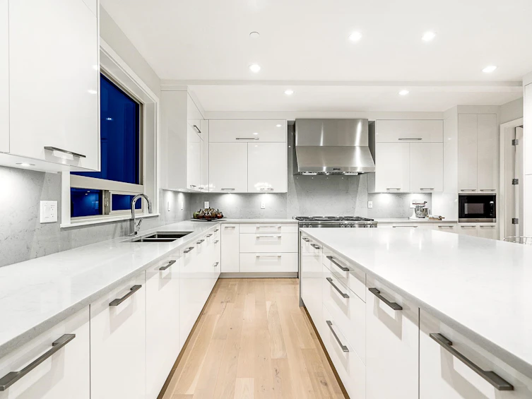 4062 Virginia Crescent, North Vancouver, BC, V7R 3Z1 - 13