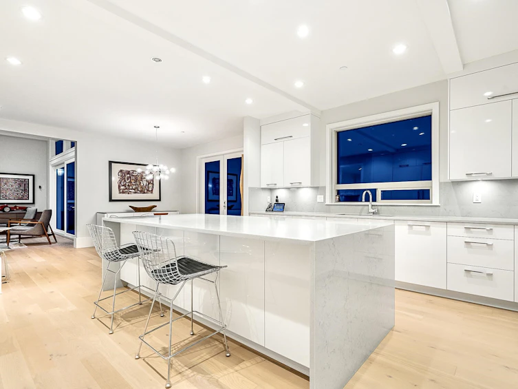4062 Virginia Crescent, North Vancouver, BC, V7R 3Z1 - 15