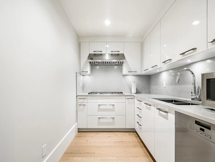 4062 Virginia Crescent, North Vancouver, BC, V7R 3Z1 - 17