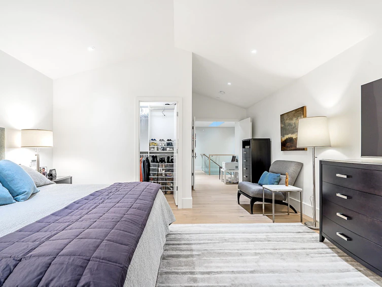 4062 Virginia Crescent, North Vancouver, BC, V7R 3Z1 - 22