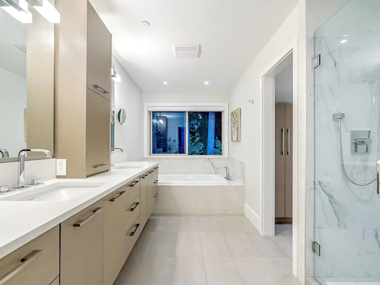 4062 Virginia Crescent, North Vancouver, BC, V7R 3Z1 - 24
