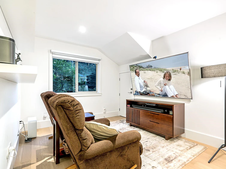 4062 Virginia Crescent, North Vancouver, BC, V7R 3Z1 - 26