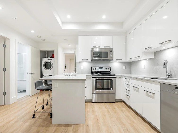 4062 Virginia Crescent, North Vancouver, BC, V7R 3Z1 - 33